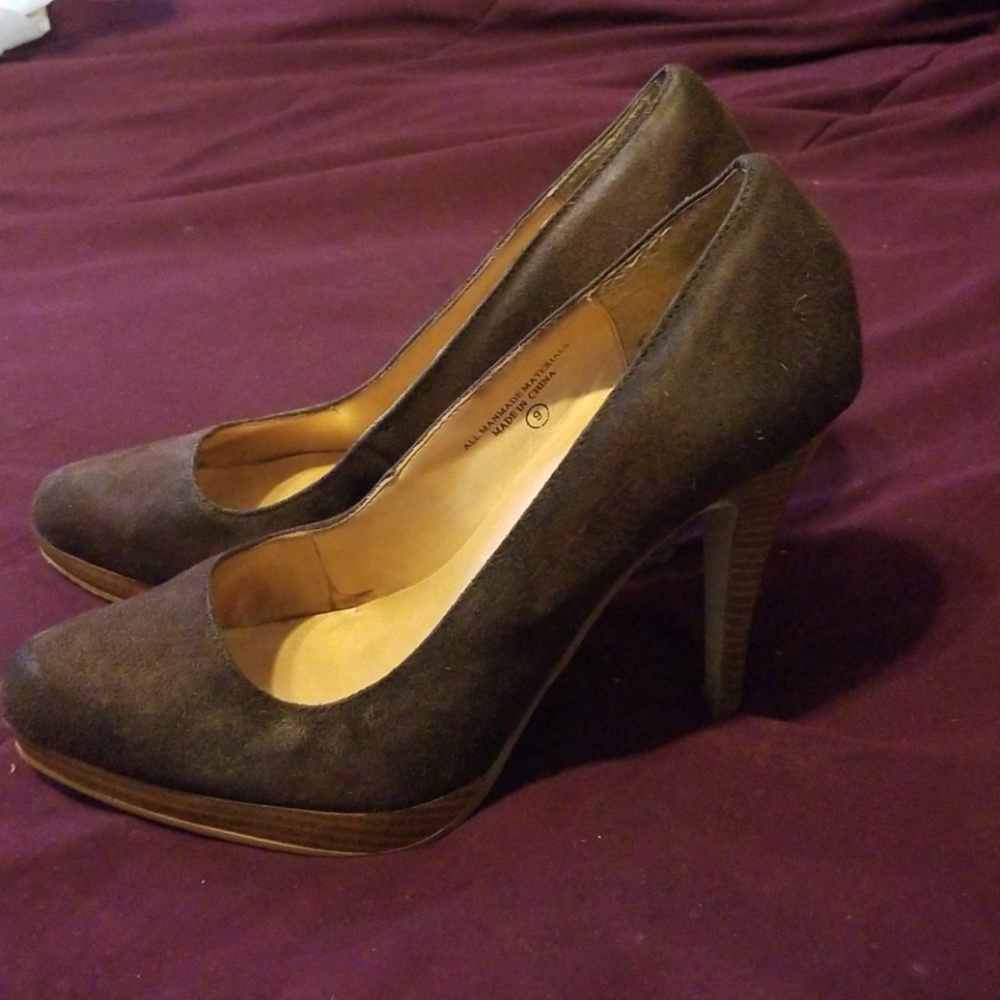 Women's Brown Faux Suede Platform Pumps